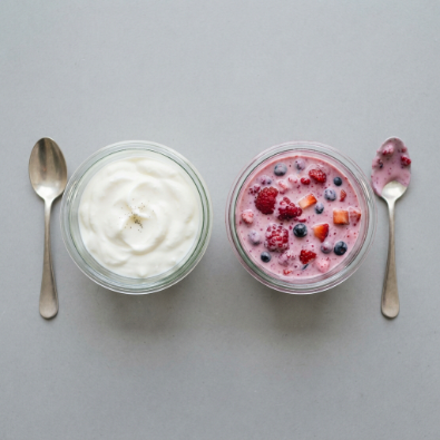 Comparing plain yoghurt with flavoured yoghurt for low carb probiotic foods on keto.