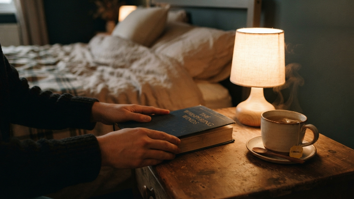 Calm evening wind down routine to support sleep on a keto diet